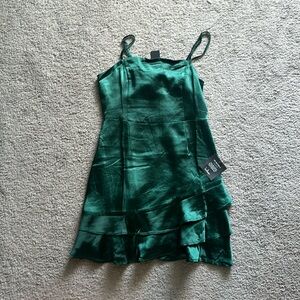 NWT Lulu’s green satin tiered mini dress